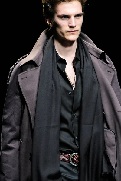 Look 30